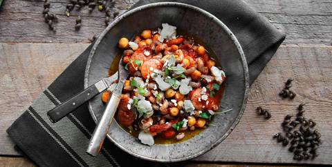 One pot med chorizo, stekt paprika og kikerter