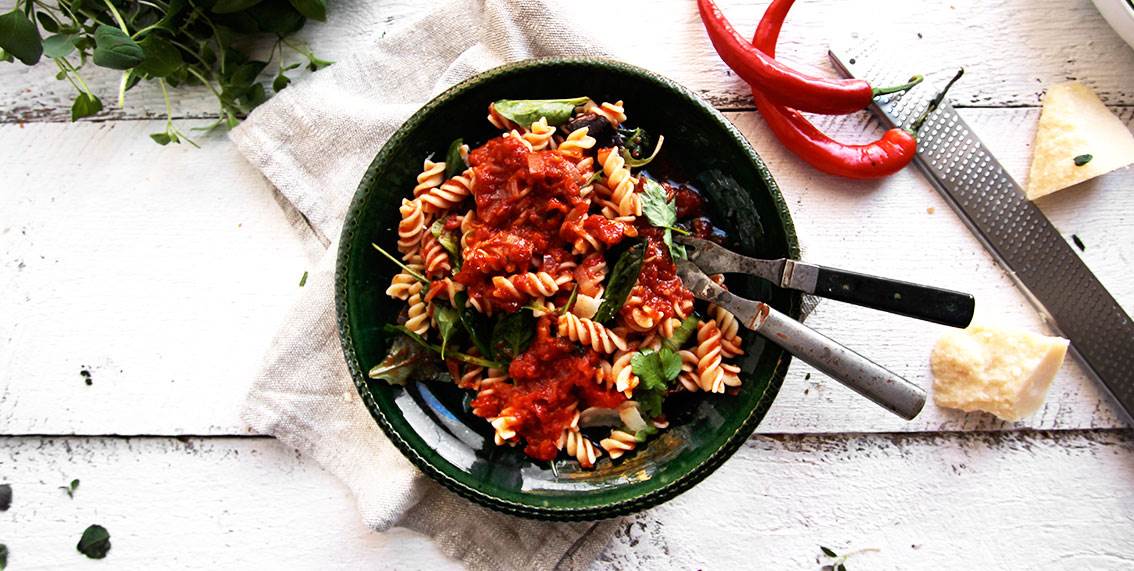 Pasta arrabiata med sterk tomatsaus