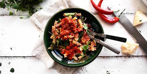 Pasta arrabiata med sterk tomatsaus